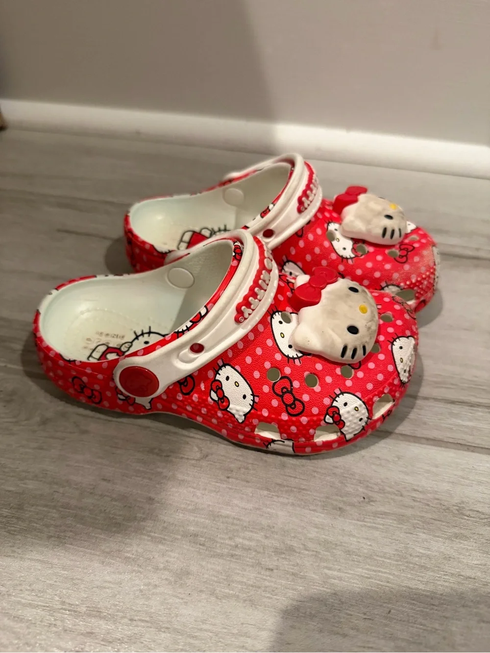 Hello Kitty playful hello